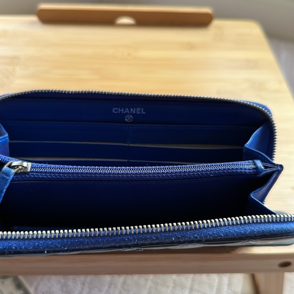 Authentic Chanel Wallet - Picture 5 of 12